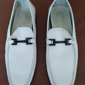 Men's white Ferragamo drivers